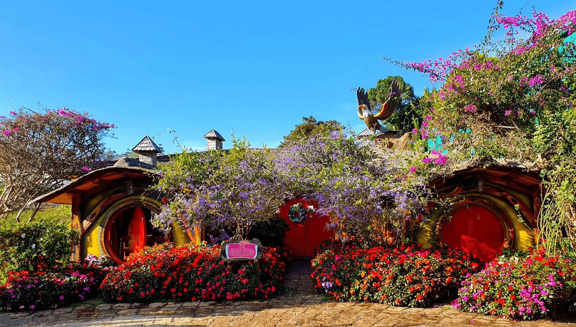 Vé Đà Lạt Fairytale Land & Hầm rượu vang Vĩnh Tiến