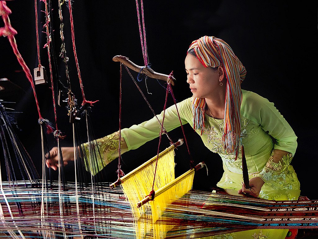 Làng dệt thổ cẩm Mỹ Nghiệp